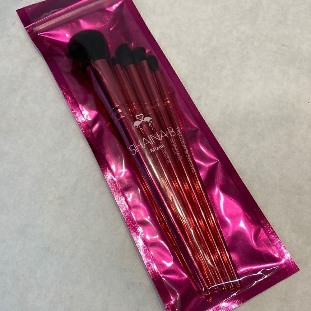 NEW Shaina B Miami B Fab Brush Set